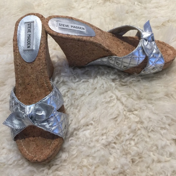 Steve Madden Silver Wedges - Picture 2 of 5